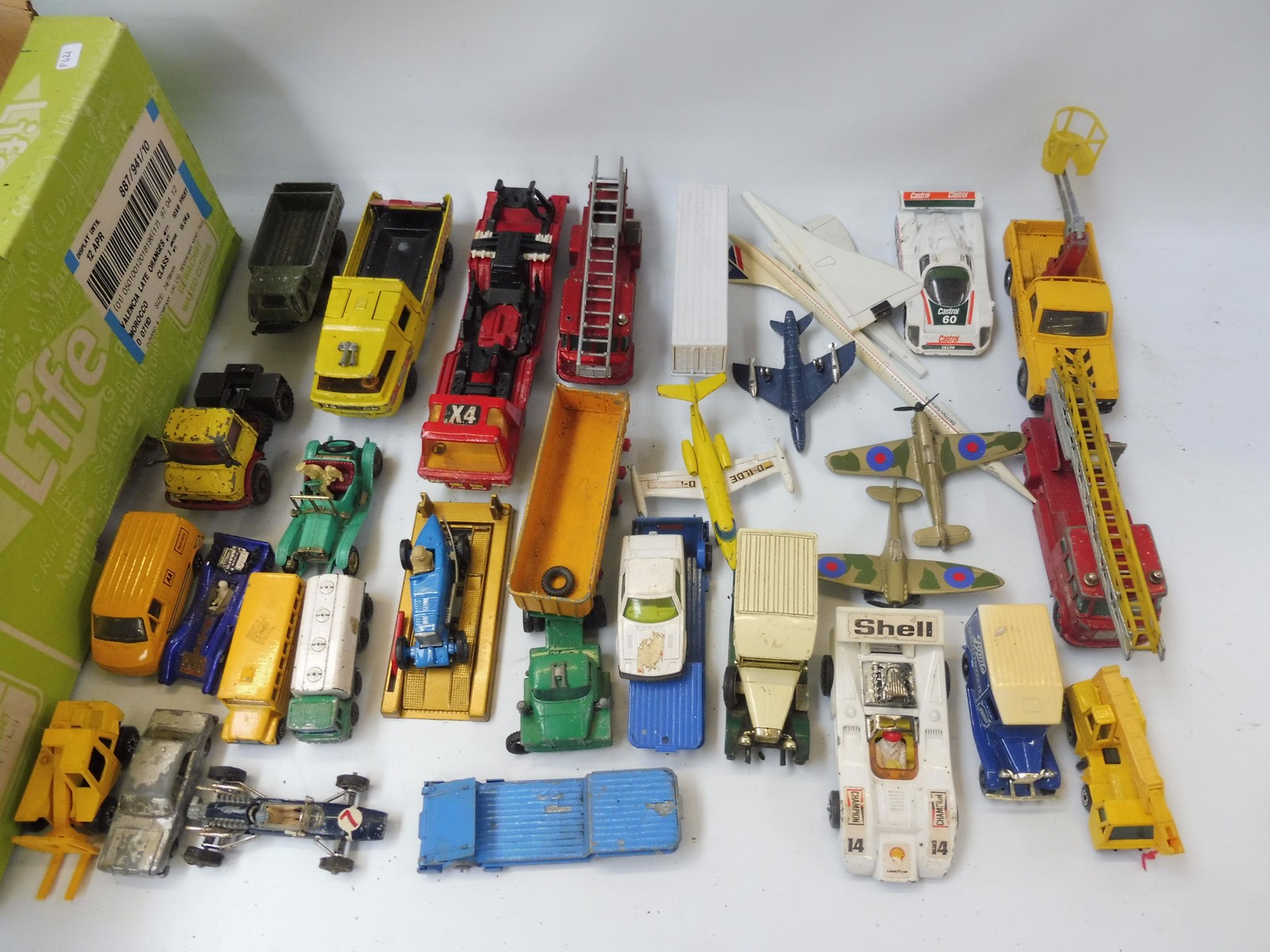 A large box of playworn die-cast vehicles, differing eras and makes. - Image 3 of 3