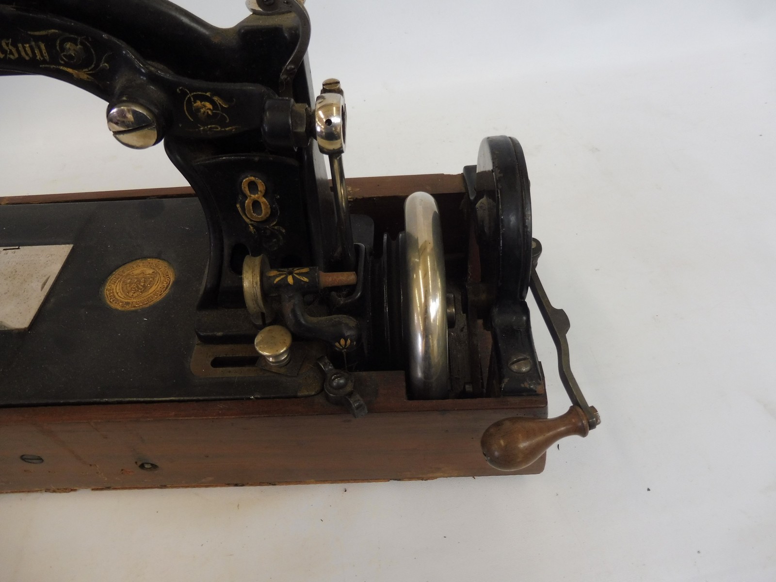 A Wheeler & Wilson of Bridgeport Conn. USA, no.8 sewing machine, in case. - Image 7 of 9