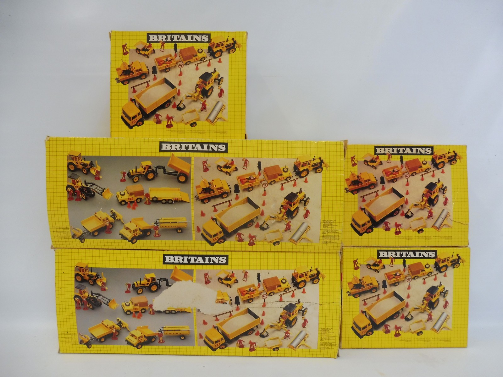 A quantity of Britains Autoway 1:32 scale to include a truck mixer 9816, a petrol tanker 9817, a - Image 2 of 2