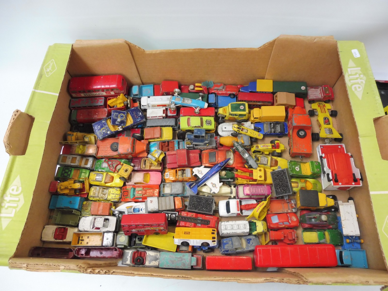 A large box of playworn die-cast vehicles, differing eras and makes. - Image 2 of 3