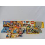 A good quantity of original, mainly 1970s/1970s Lego, unchecked.