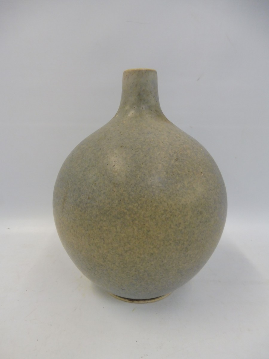 A good bulbous studio pottery vase, signed to base 'ASG', 6 3/4" high. - Image 3 of 4