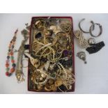 A tray of assorted costume jewellery etc.