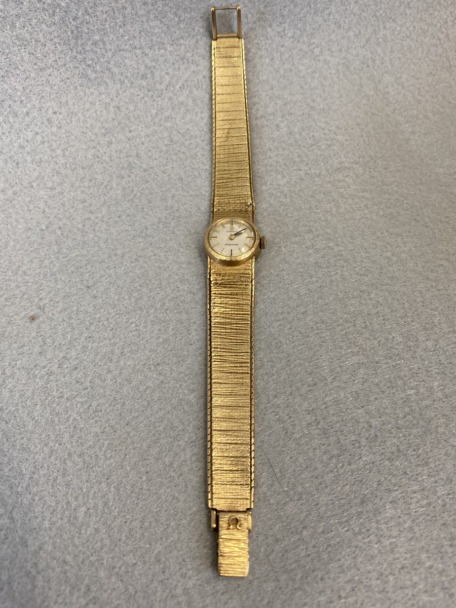 A 9ct gold Omega Ladymatic wristwatch with original strap. - Bild 2 aus 4