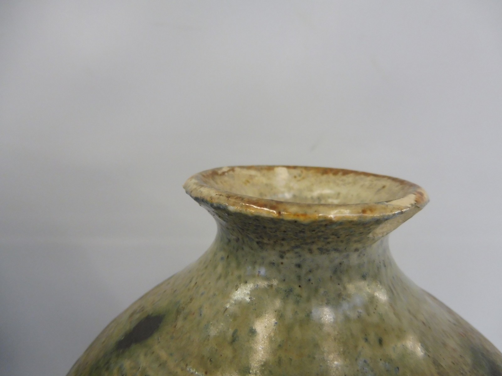 Two studio pottery vases, the tallest 8 1/2" high, the smallest signed 'Little'. - Image 4 of 5