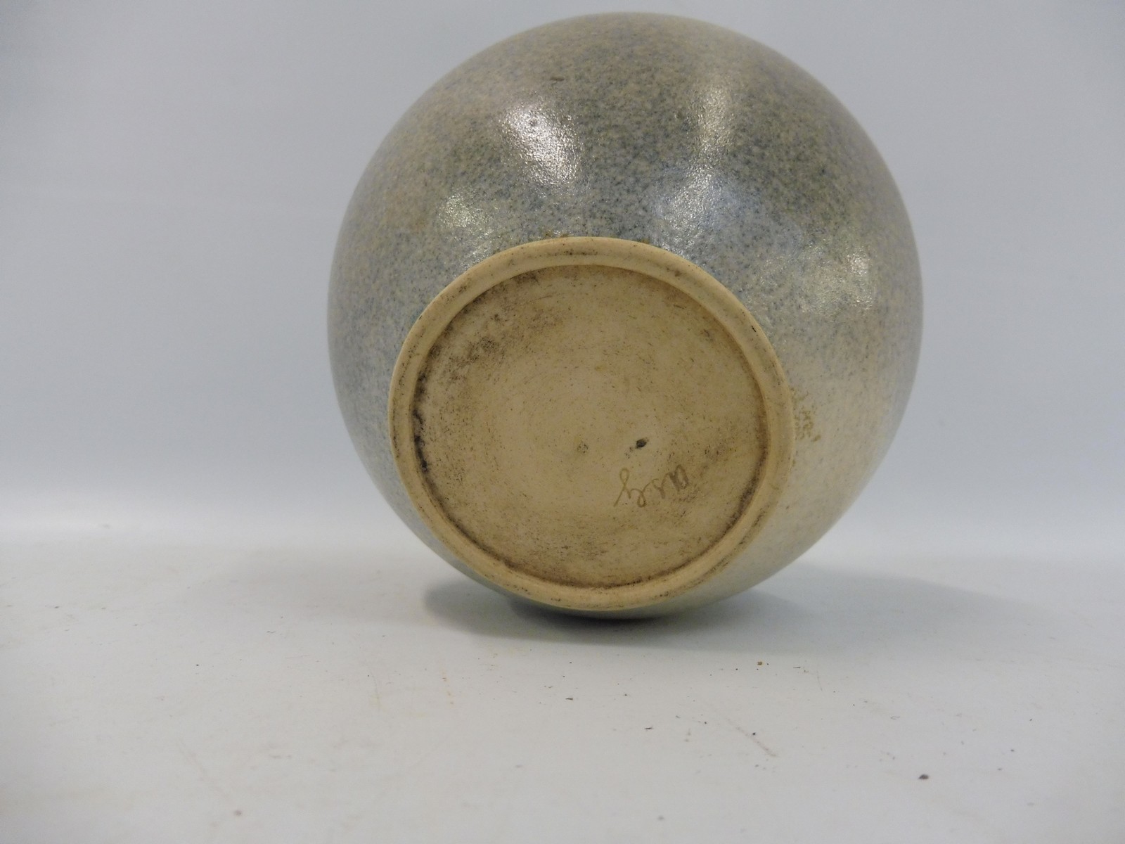 A good bulbous studio pottery vase, signed to base 'ASG', 6 3/4" high. - Image 4 of 4