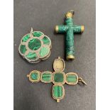 A silver and malachite inset vinaigrette, Birmingham hallmark, plus a crucifix inset with slithers