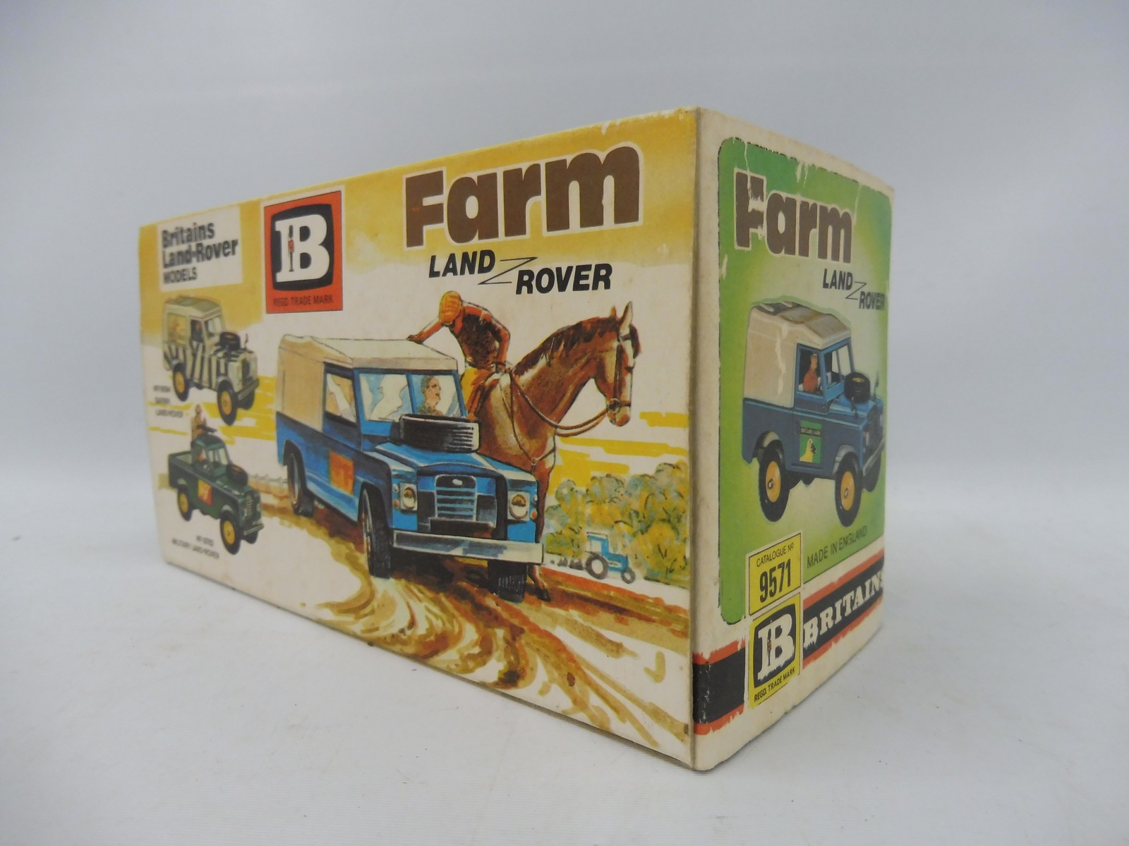 A boxed Britain no. 9571 Britains Farm Land Rover, box in good condition. - Image 2 of 2