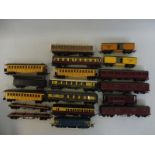 A small quantity of OO gauge Pullman carriages.