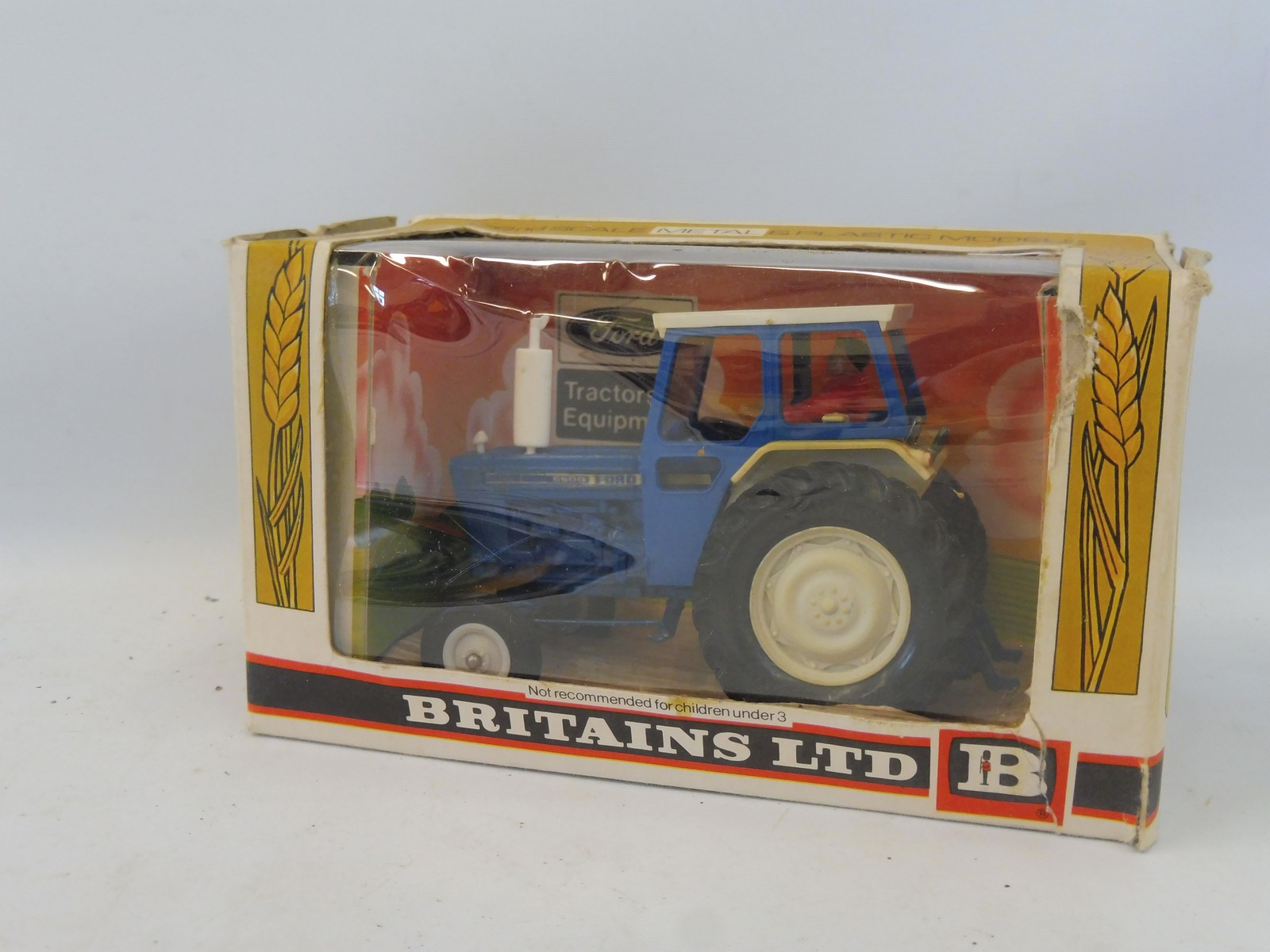 A boxed Britains Ford 6600 model no. 9524, good box overall.