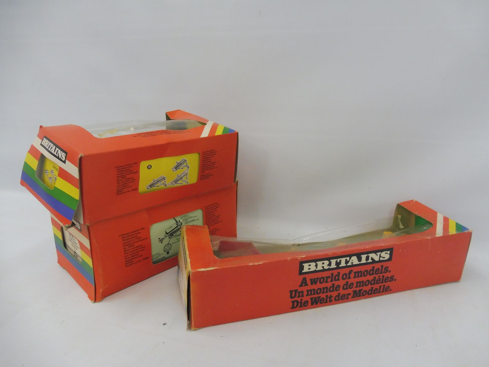 Three boxed Britains Farm Implements and Accessories - no. 9579 Elevator, 9507 Sprayer and a 9554 - Image 2 of 2