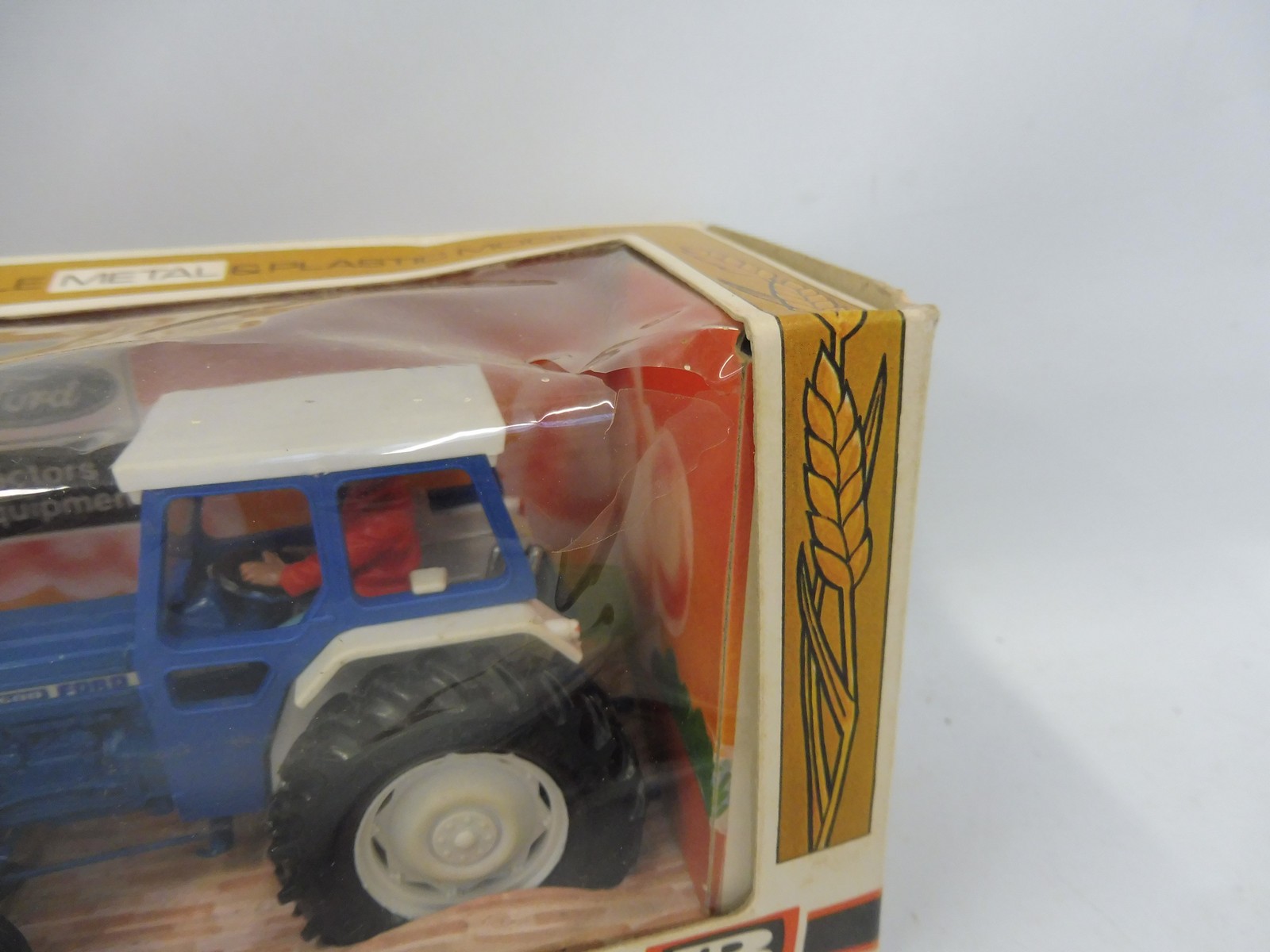 A boxed Britain no. 9524 Ford 6600 Heavy Tractor, model excellent, box in very good condition. - Image 2 of 3