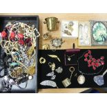 A large quantity of Costume Jewellery, including necklaces, earrings, brooches, bracelets, faux