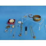 A small quantity of Jewellery and Costume Jewellery, including a silver 'key' pendant, hallmarked