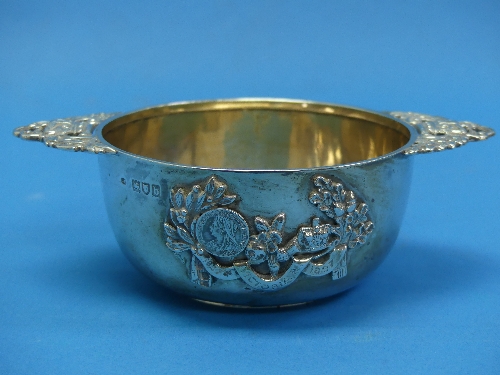 A Victorian commemorative silver Bowl, by Charles Edwards, hallmarked London 1897, with applied - Image 4 of 8