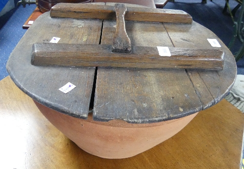 An antique terracotta Dough Bin and Cover, the deep circular bowl with rustic plank cover, 17in - Image 3 of 4