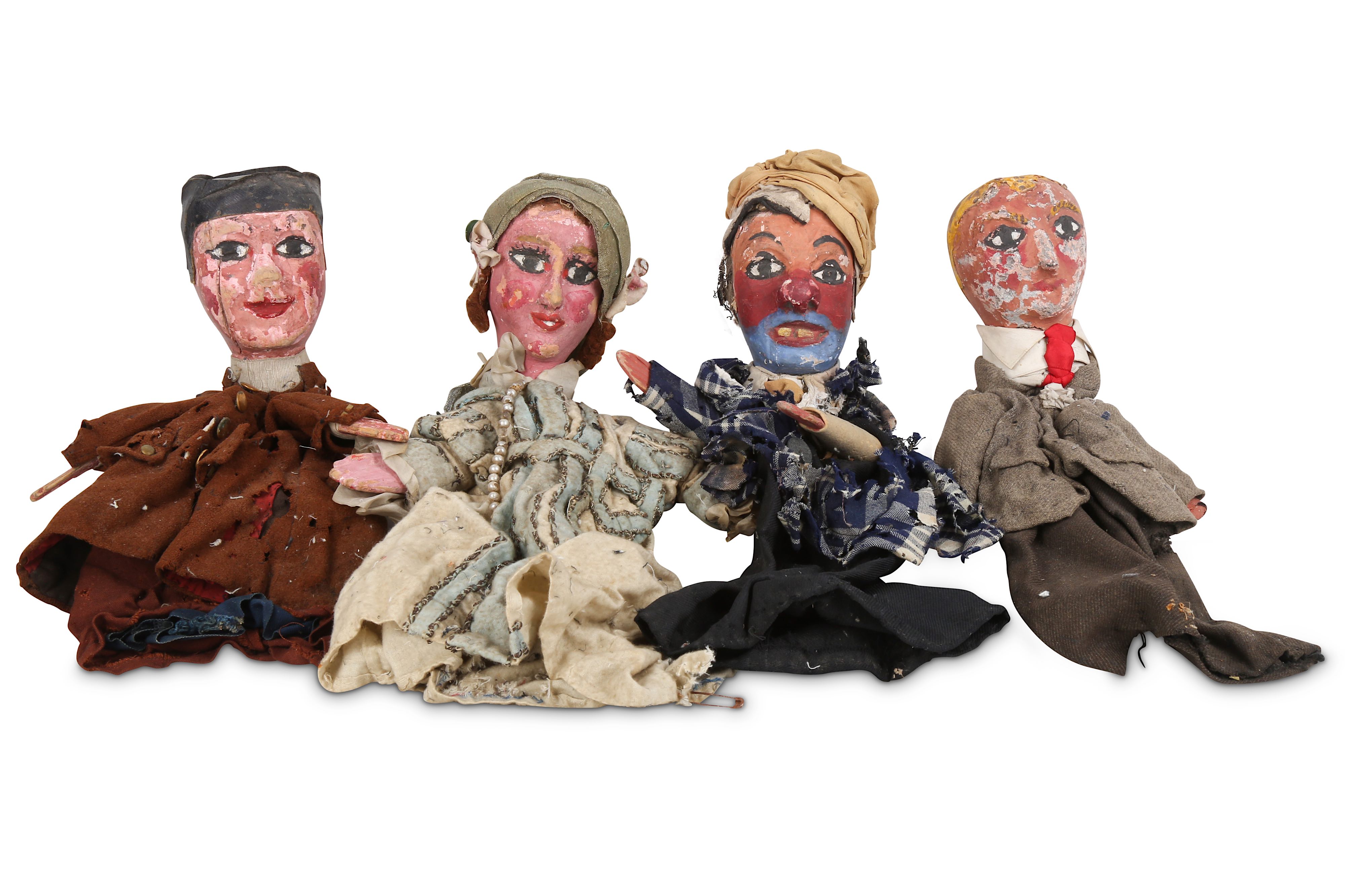 A SET OF EIGHT 1930'S FRENCH HANDPAINTED AND CARVED WOOD PUPPETS FOR 'LE GUIGNOL DES ENFANTS' - Image 2 of 4