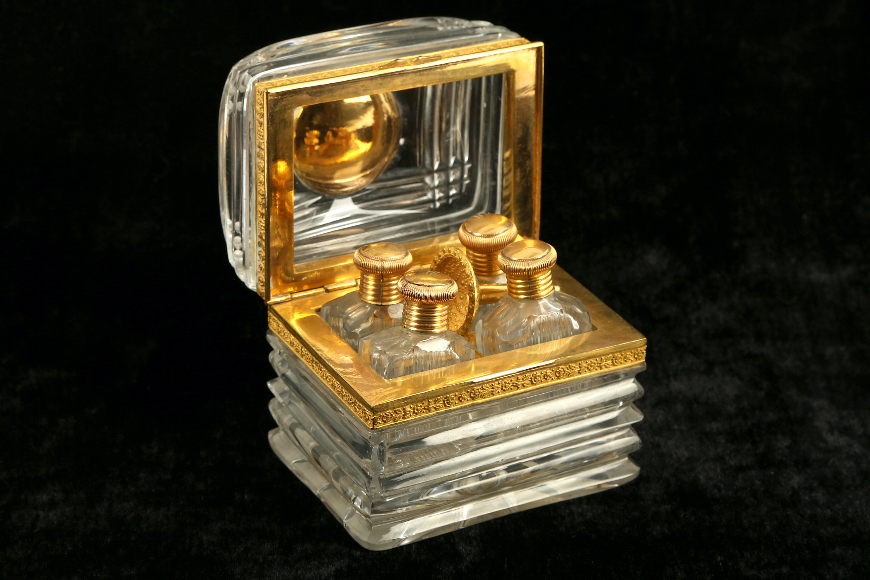 A 19th Century French Palais-Royal gilt bronze mounted glass perfume casket, circa 1830s, in the - Image 2 of 6