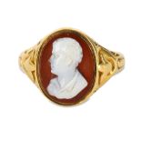 A GOLD-MOUNTED HARDSTONE CAMEO RING WITH LORD BYRON'S BUST
