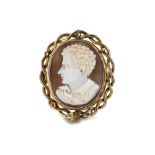 A CARVED SHELL CAMEO BROOCH OF LORD BYRON