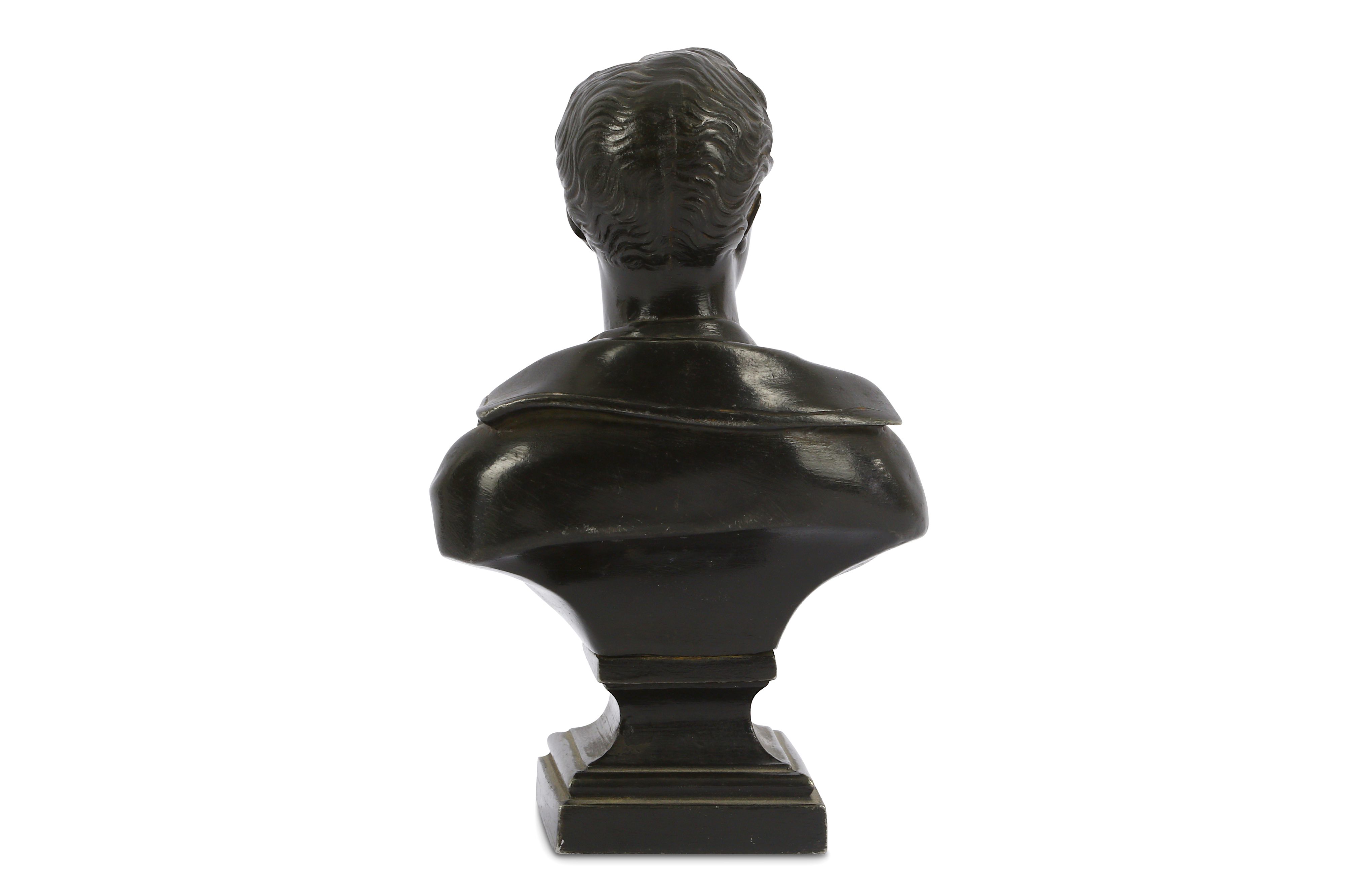 A PATINATED SPELTER BUST OF LORD BYRON - Image 4 of 6