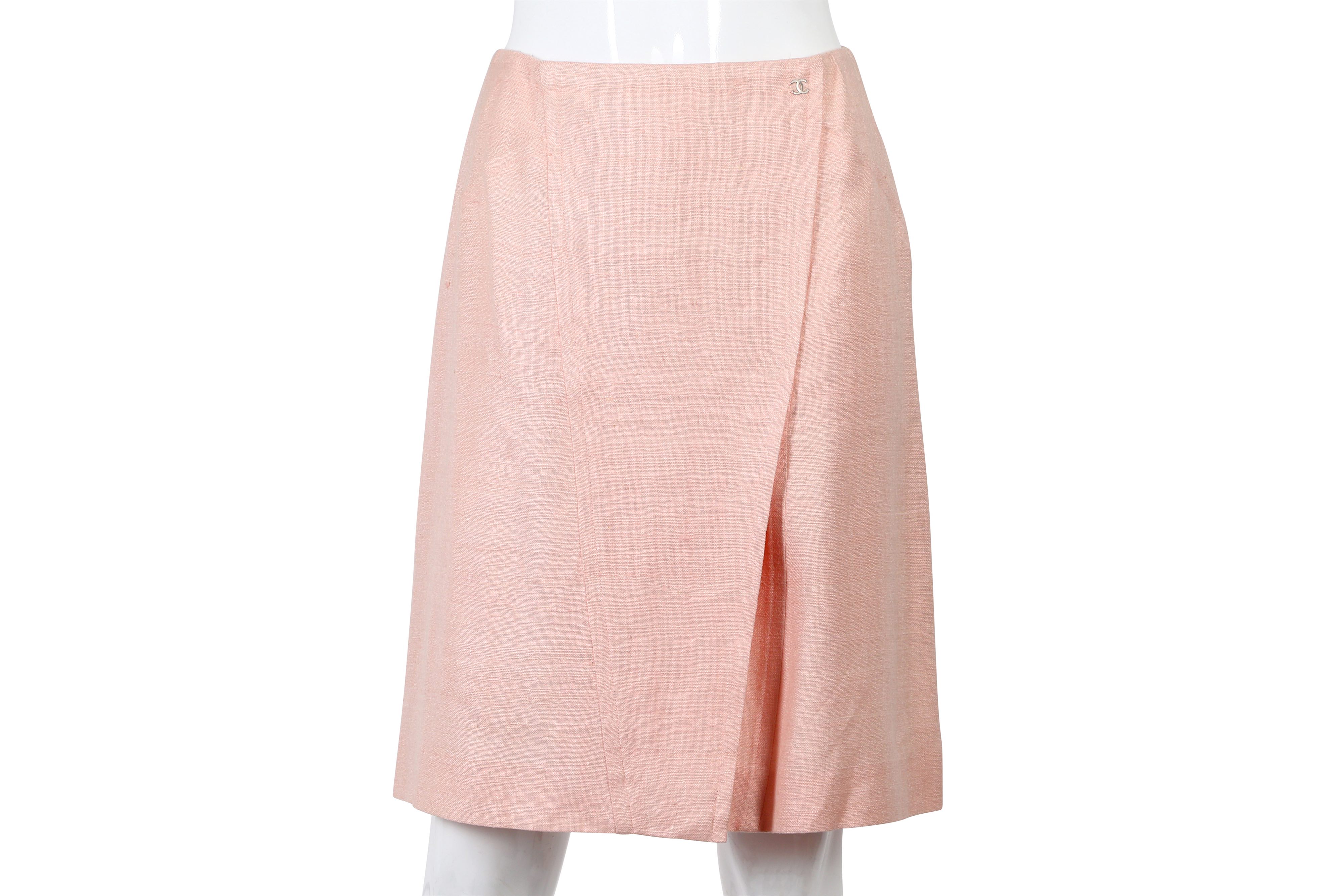 Chanel Pale Pink Silk Skirt - size 38 - Image 3 of 5