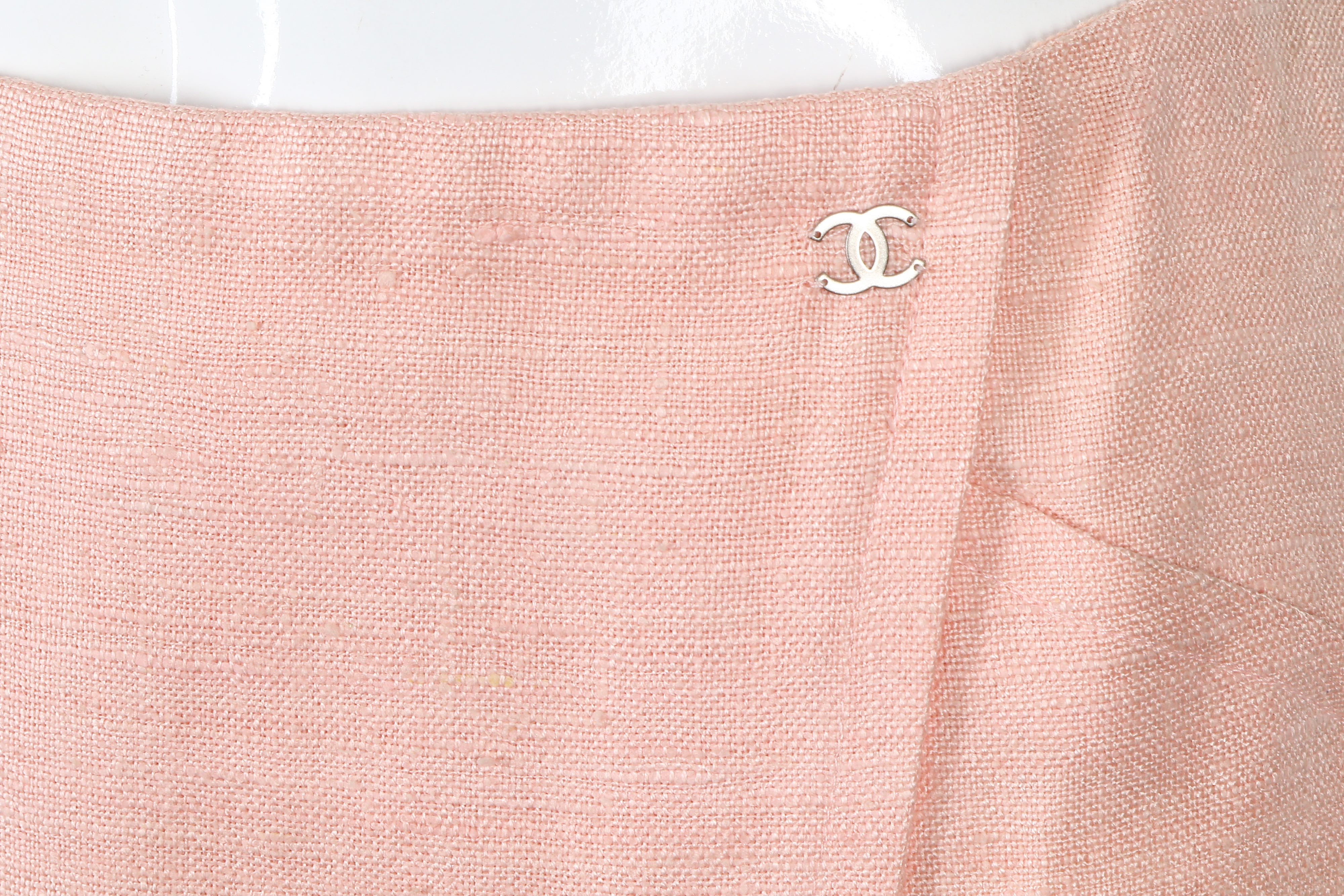 Chanel Pale Pink Silk Skirt - size 38 - Image 2 of 5