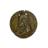 A 16TH CENTURY ITALIAN BRONZE MEDALLION DEPICTING CHRIST AND THE CRUCIFIXION the medal depicting