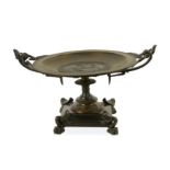 A LATE 19TH CENTURY NEO-GREC STYLE BRONZE TAZZA IN THE MANNER OF FERDINAND BARBEDIENNE the centre