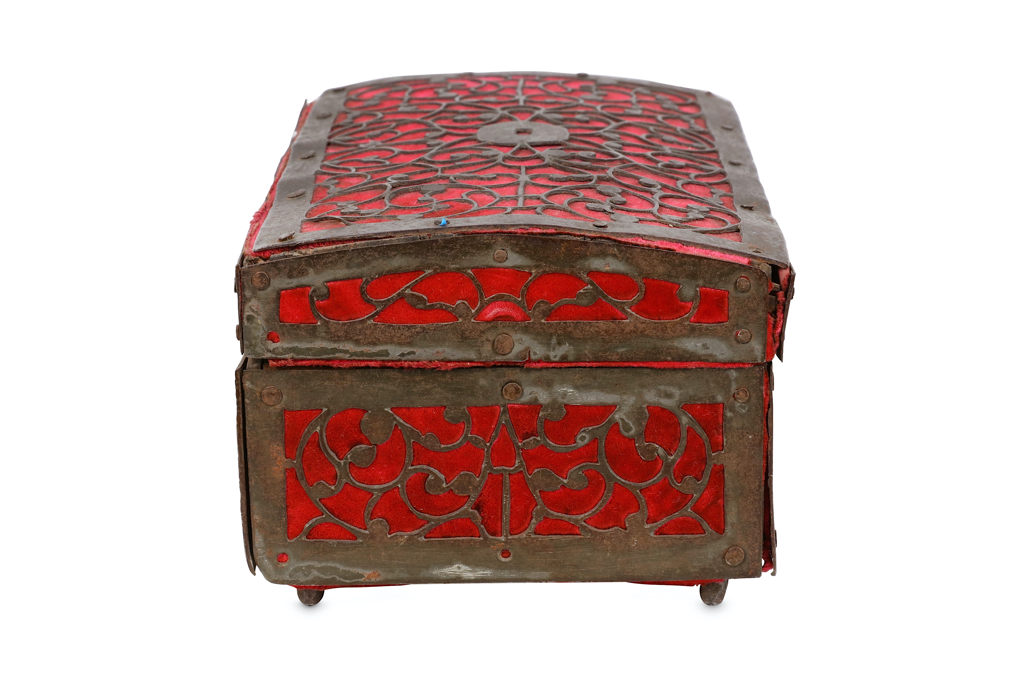 AN 18TH CENTURY RUSSIAN WHITE METAL FILIGREE CASKET of domed rectangular form, with filigree - Image 3 of 5