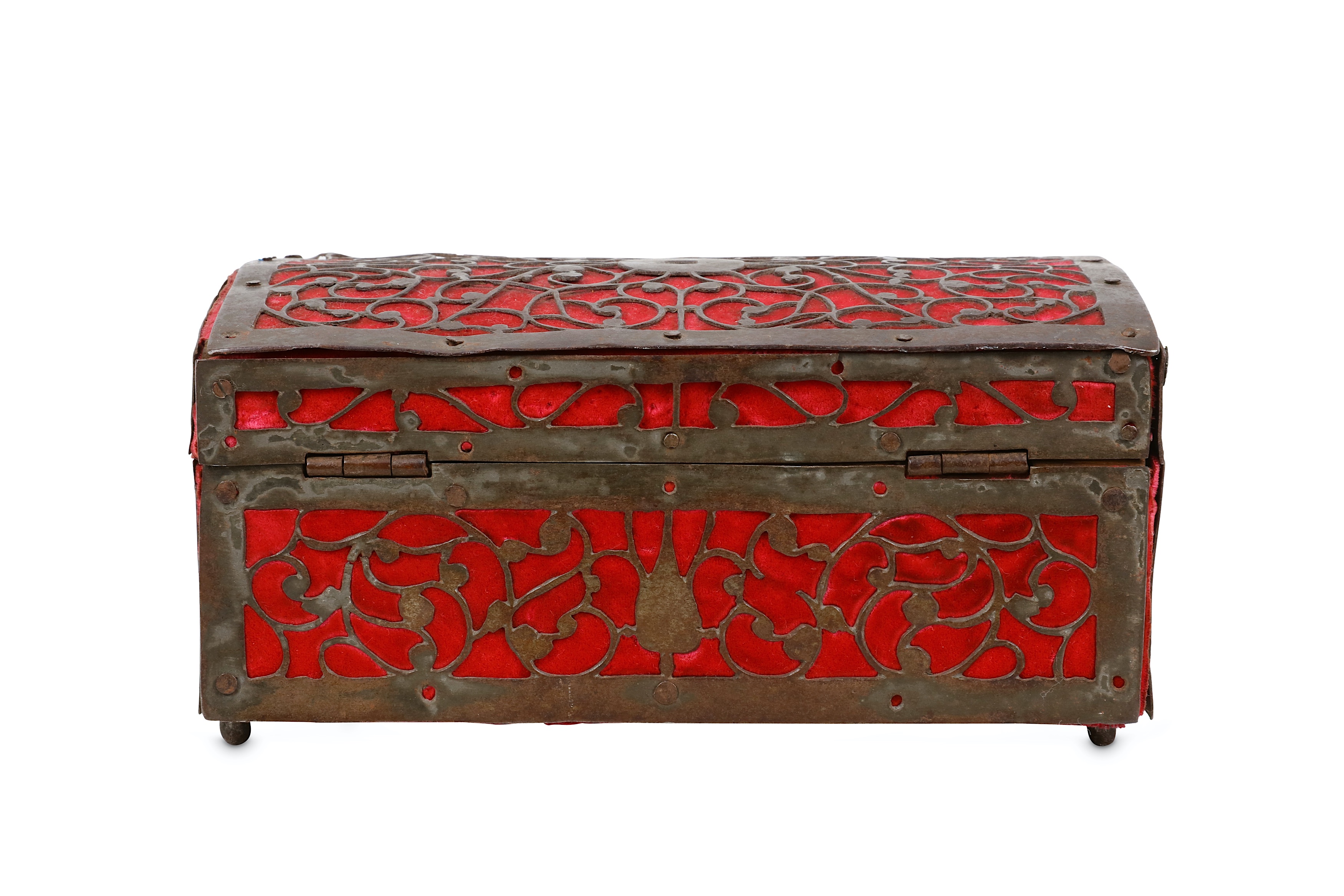 AN 18TH CENTURY RUSSIAN WHITE METAL FILIGREE CASKET of domed rectangular form, with filigree - Image 4 of 5