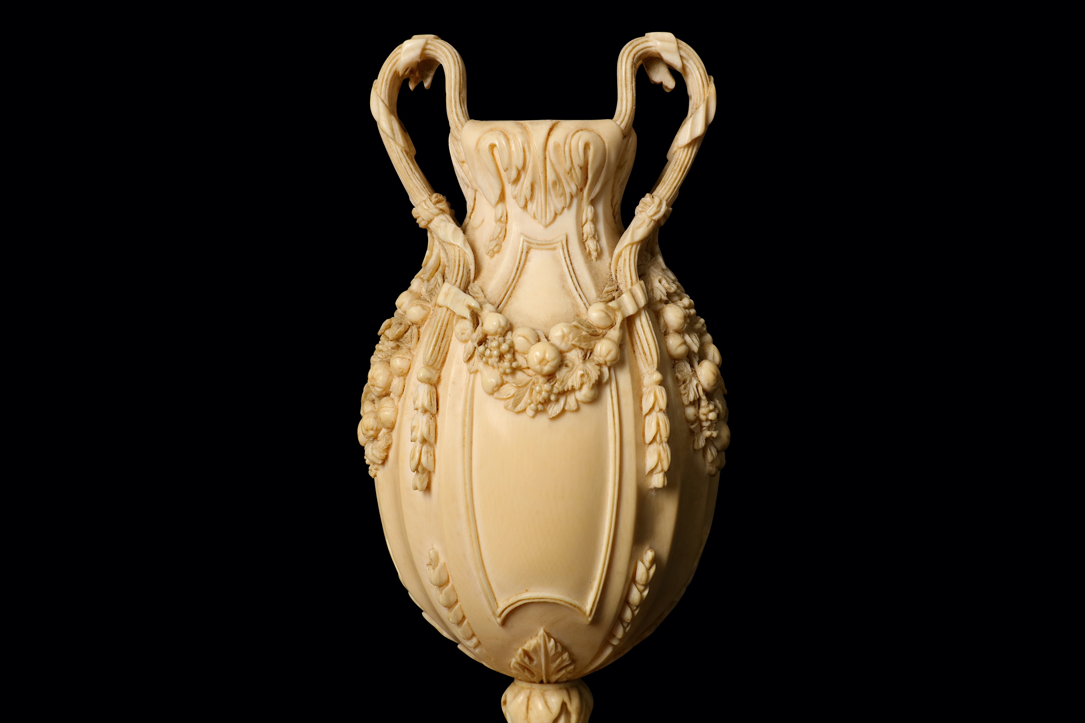 A FINE PAIR OF 19TH CENTURY DIEPPE IVORY VASES the baluster vases on circular feet over square - Image 8 of 8