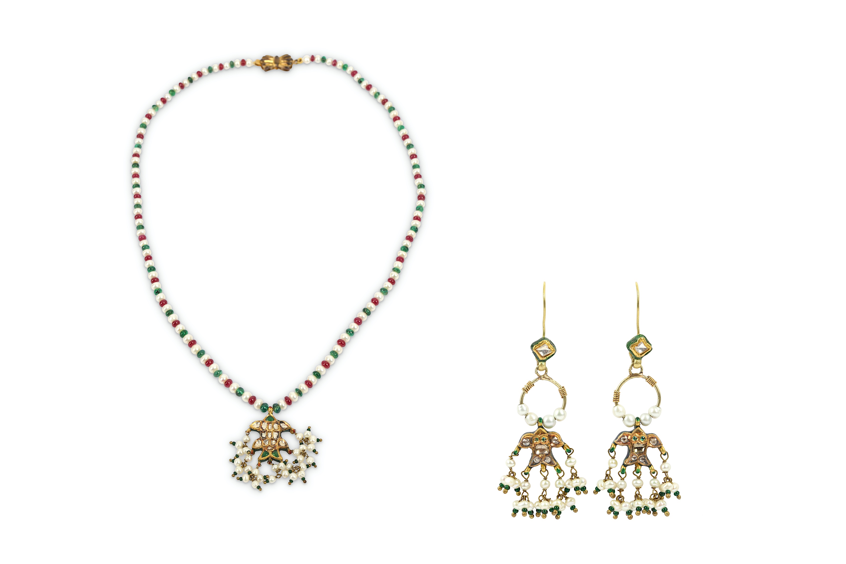 A SET OF MATCHING NECKLACE AND EARRINGS WITH FISH PENDANTS