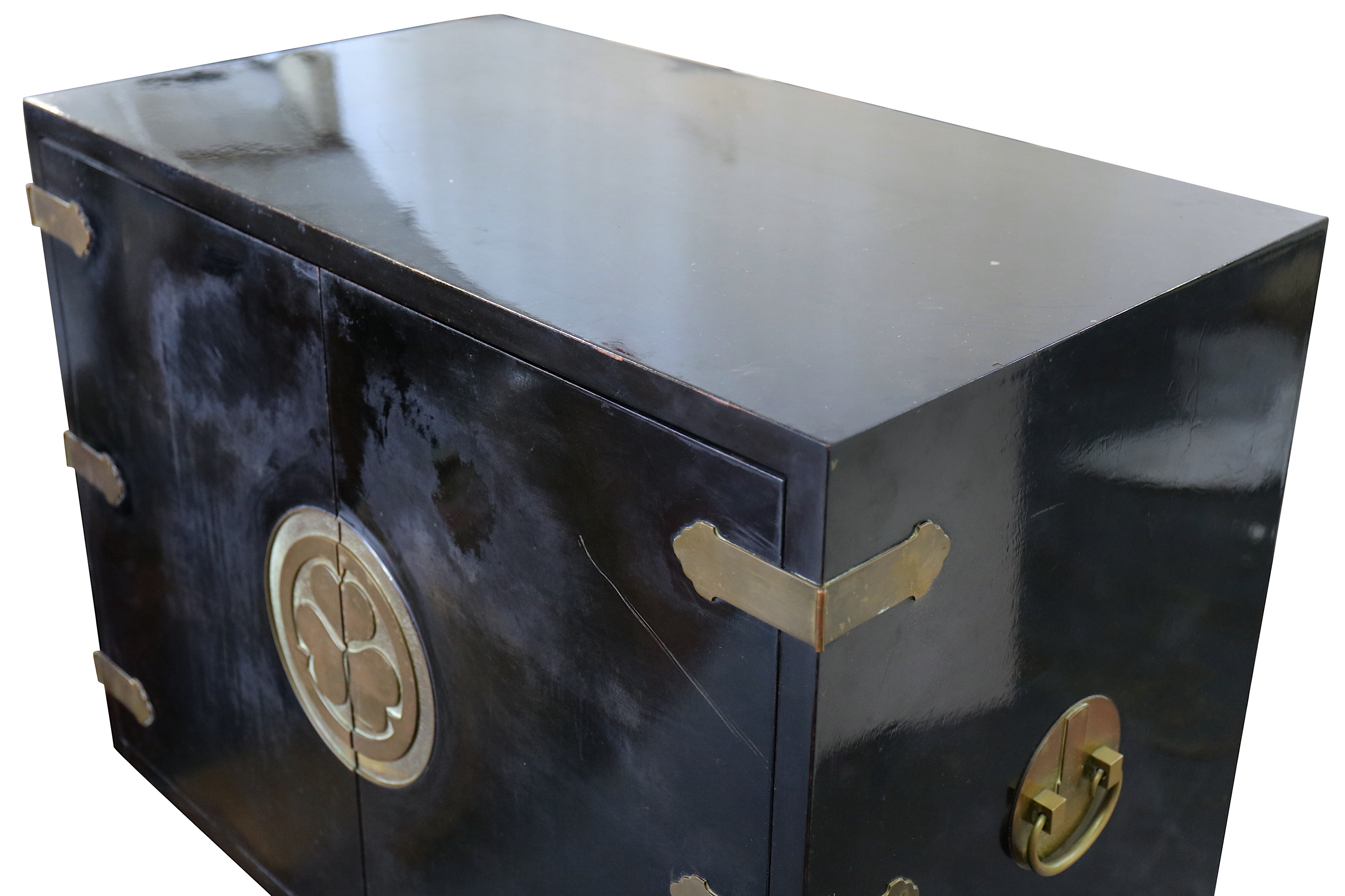 A circa 1970's Japanese inspired black lacquered drinks cabinet - Bild 7 aus 7