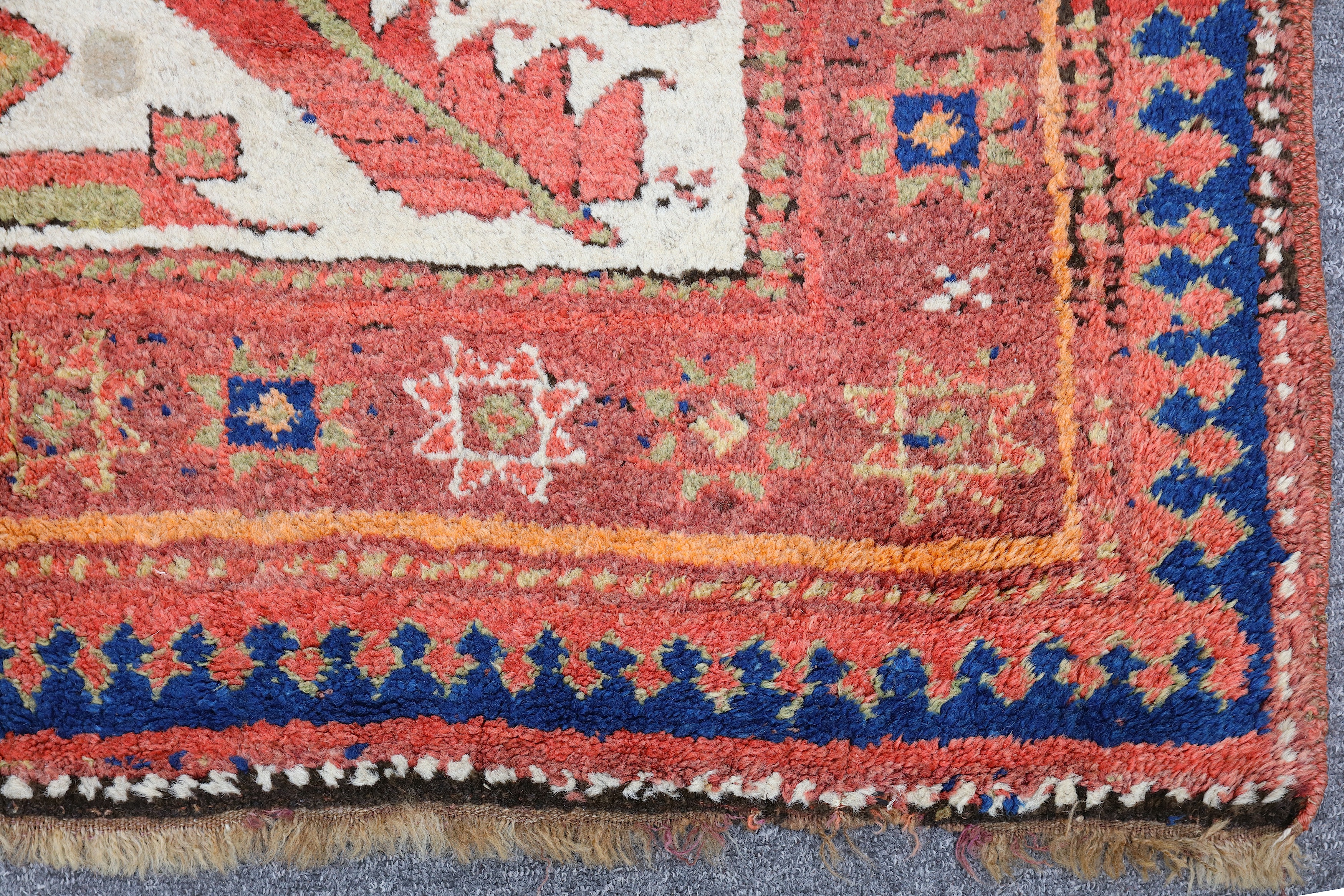 AN ANTIQUE KURDISH LONG RUG - Image 6 of 7