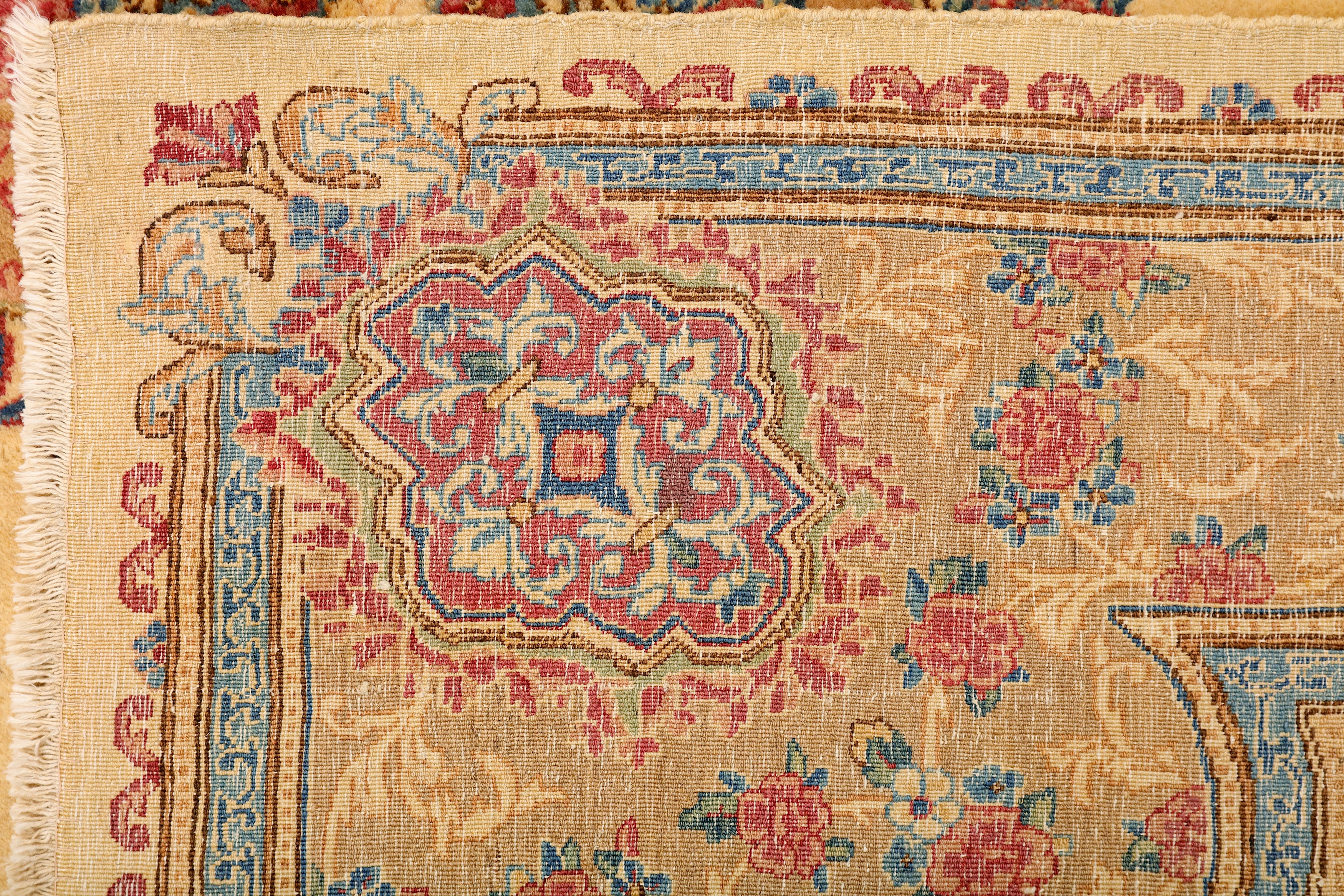 A FINE KIRMAN RUG, SOUTH PERSIA - Image 6 of 6