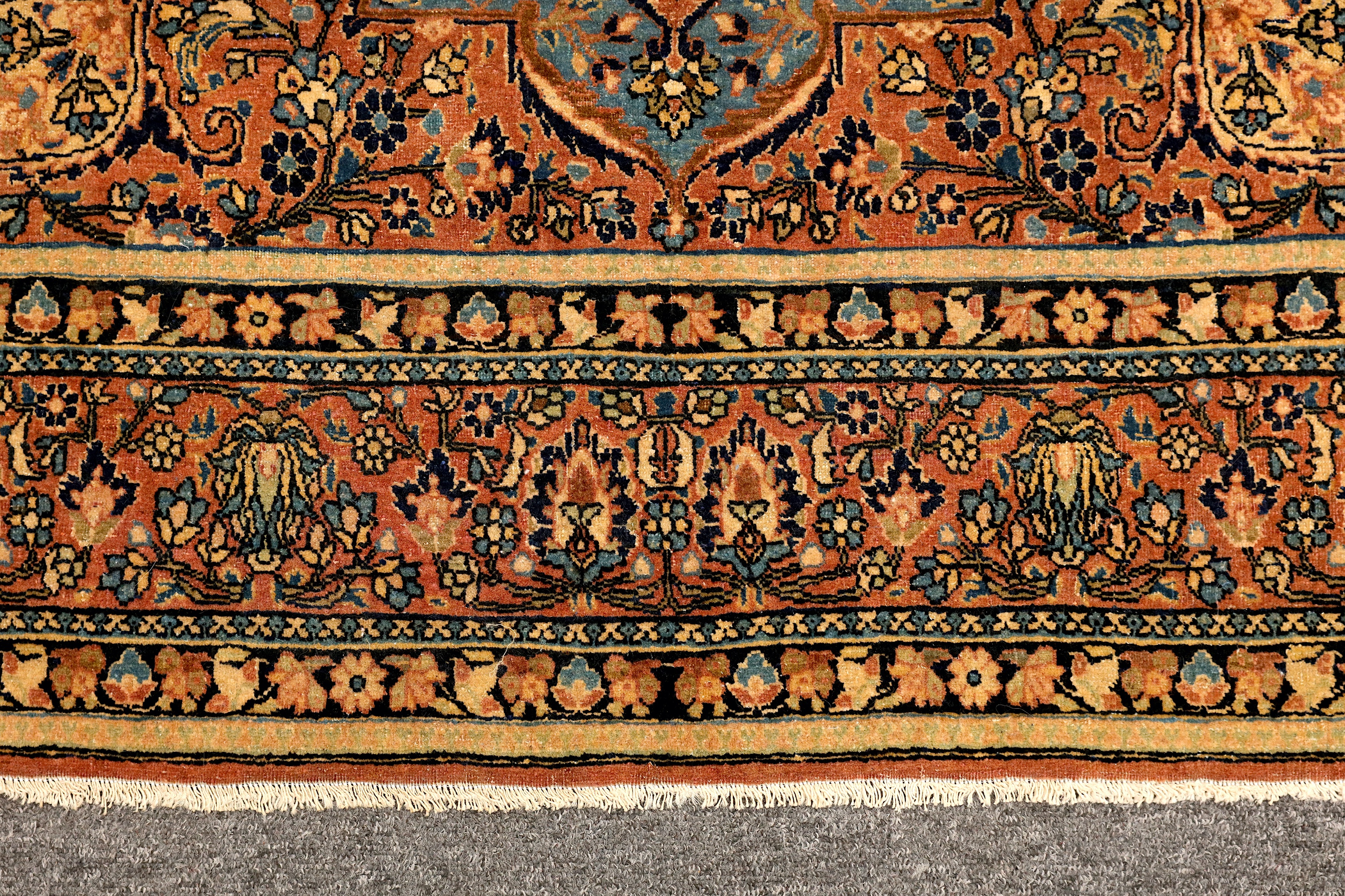 A VERY FINE ISFAHAN RUG, CENTRAL PERSIAN - Image 5 of 7