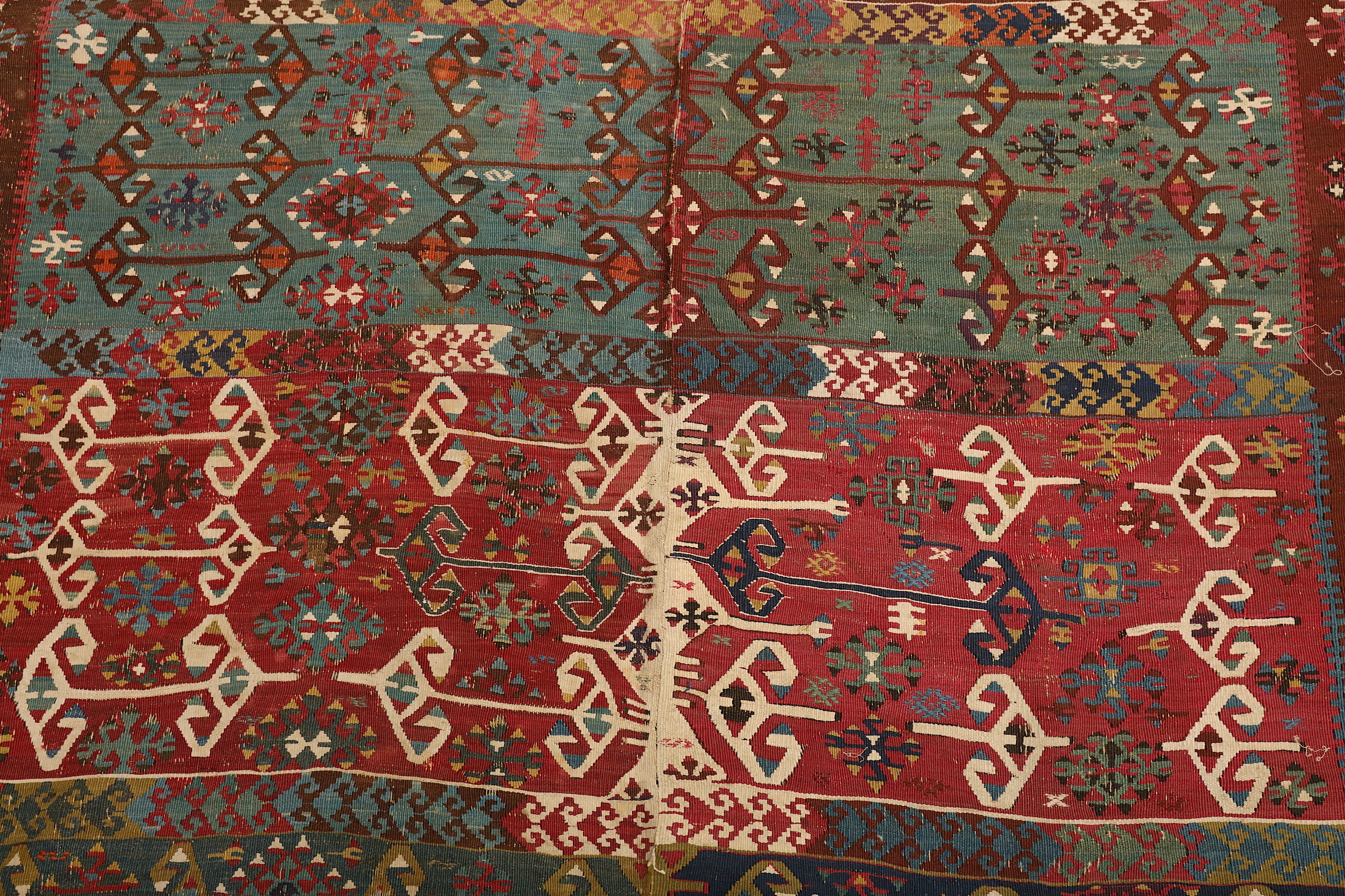 AN ANTIQUE EASTERN ANATOLIAN KILIM, TURKEY - Image 4 of 7