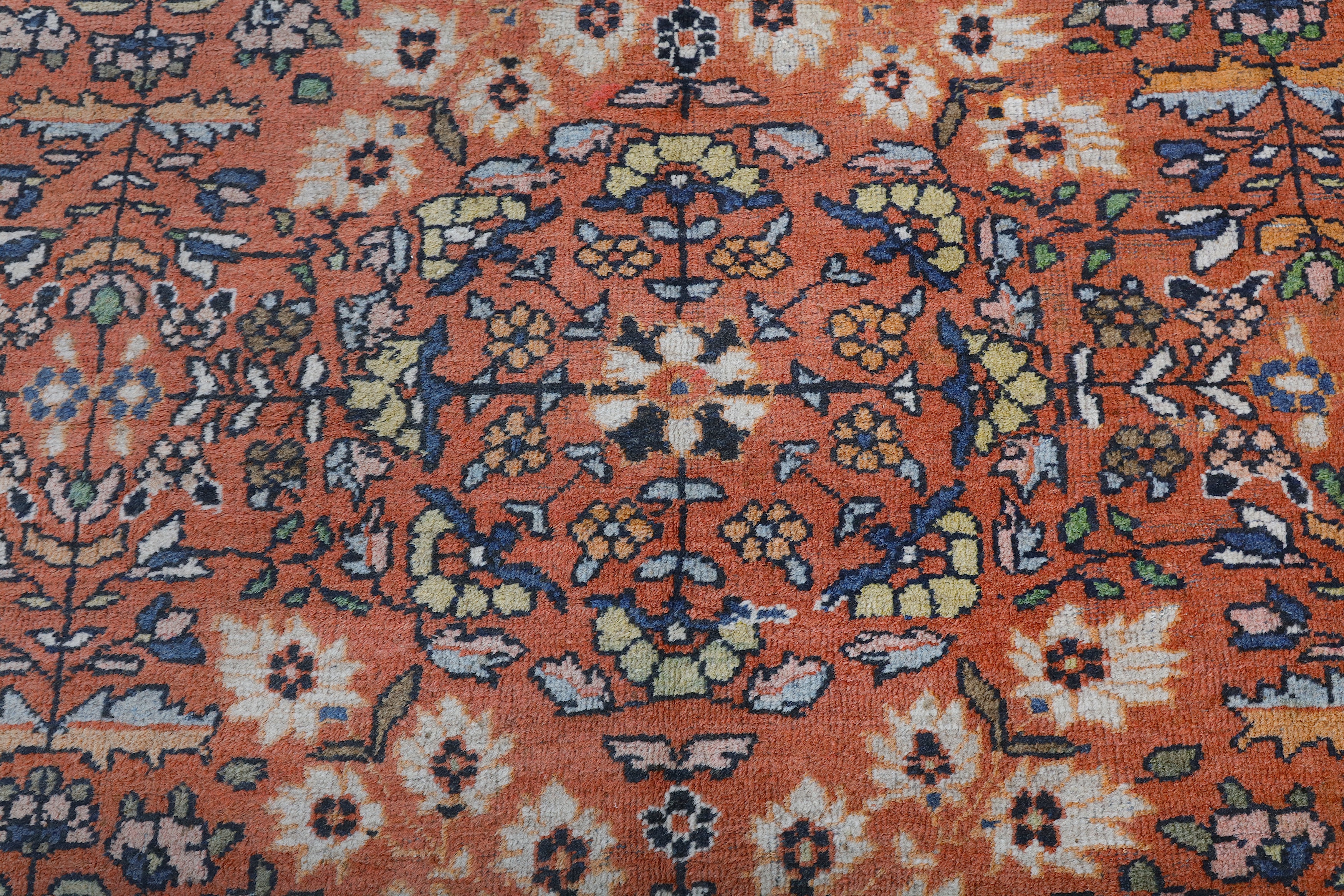 AN ANTIQUE MAHAL CARPET, WEST PERSIA - Image 3 of 7