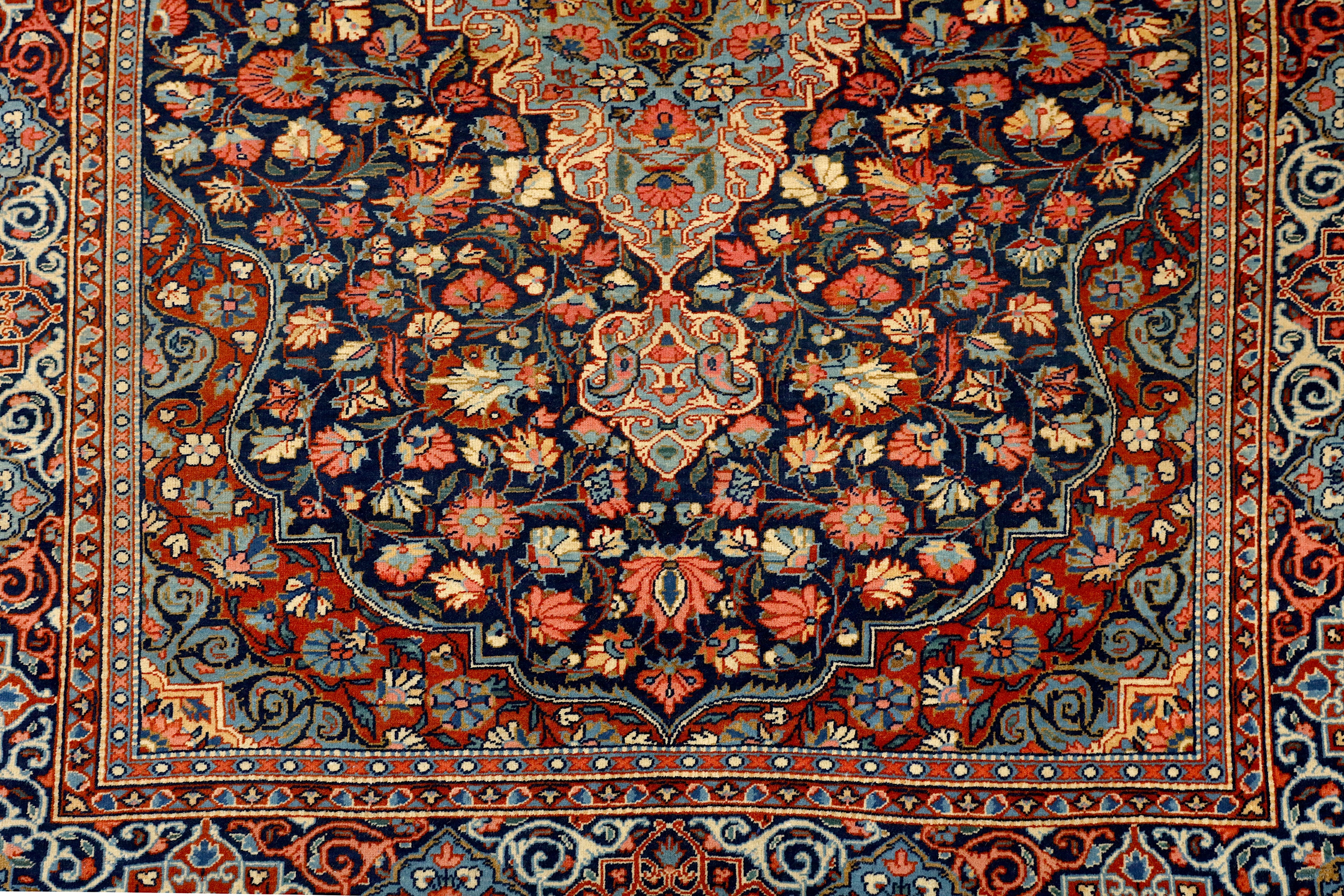 A FINE KASHAN DABIR RUG, CENTRAL PERSIA - Image 4 of 7