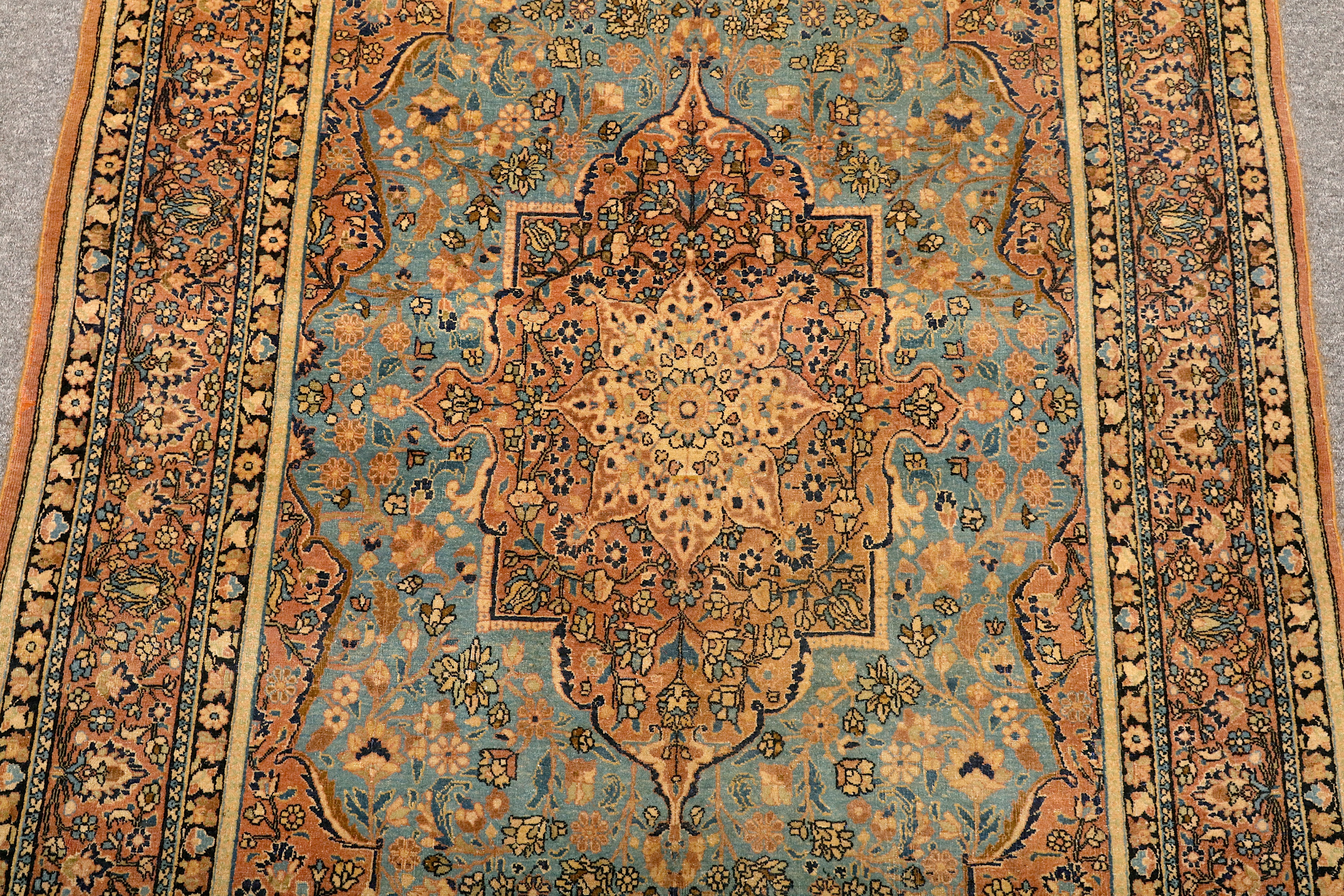 A VERY FINE ISFAHAN RUG, CENTRAL PERSIAN - Image 3 of 7