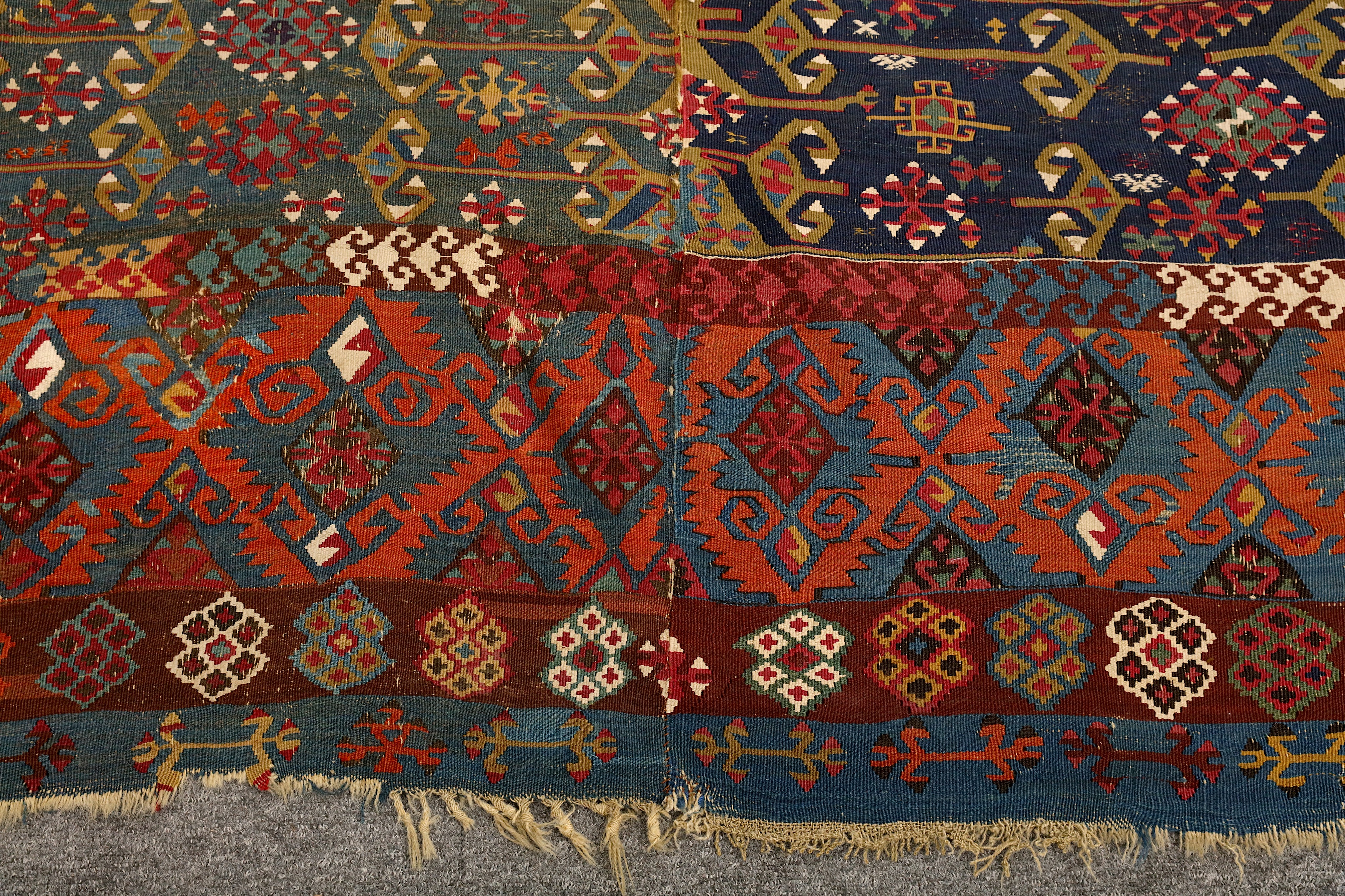 AN ANTIQUE EASTERN ANATOLIAN KILIM, TURKEY - Image 5 of 7