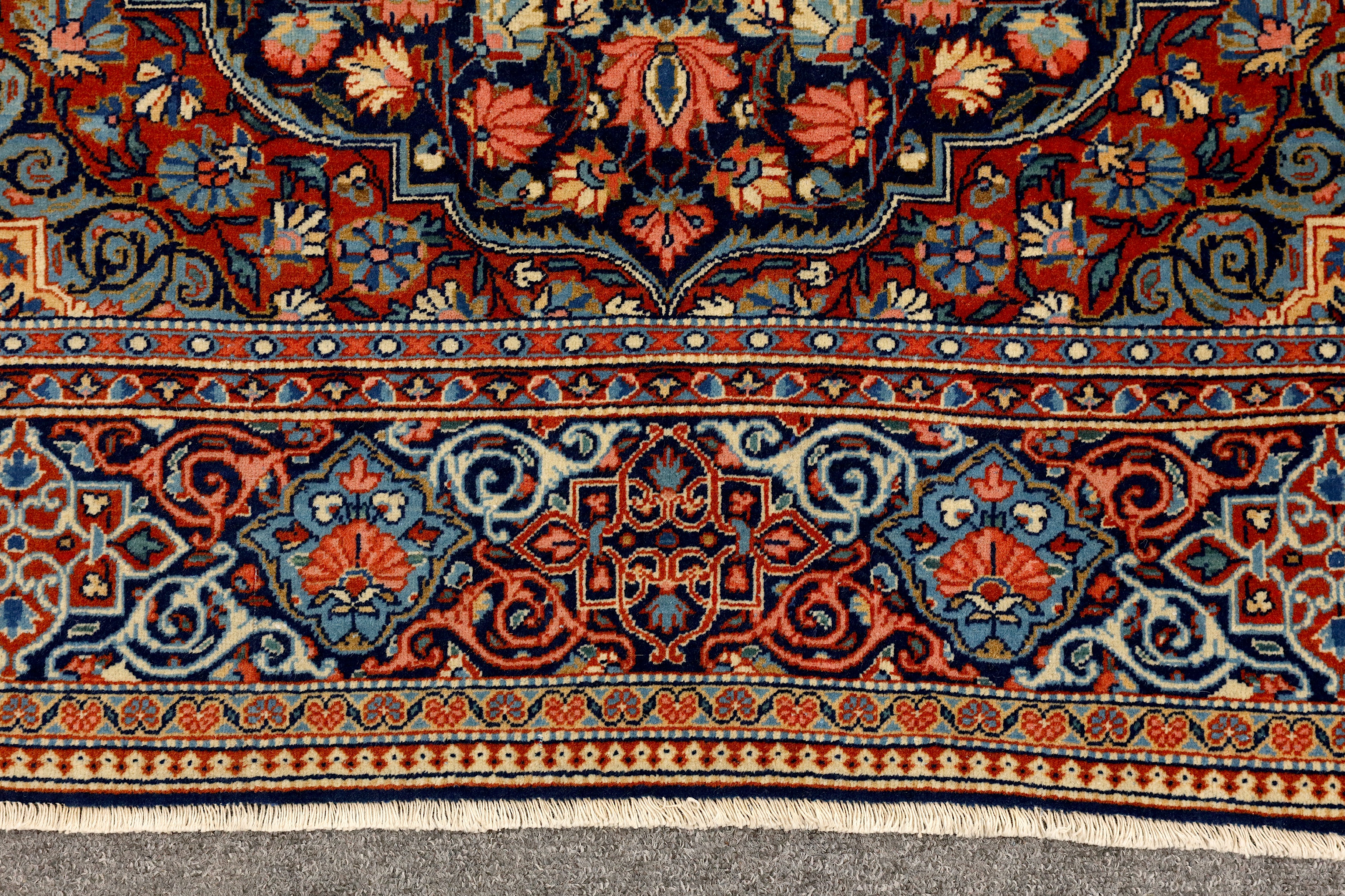 A FINE KASHAN DABIR RUG, CENTRAL PERSIA - Image 5 of 7