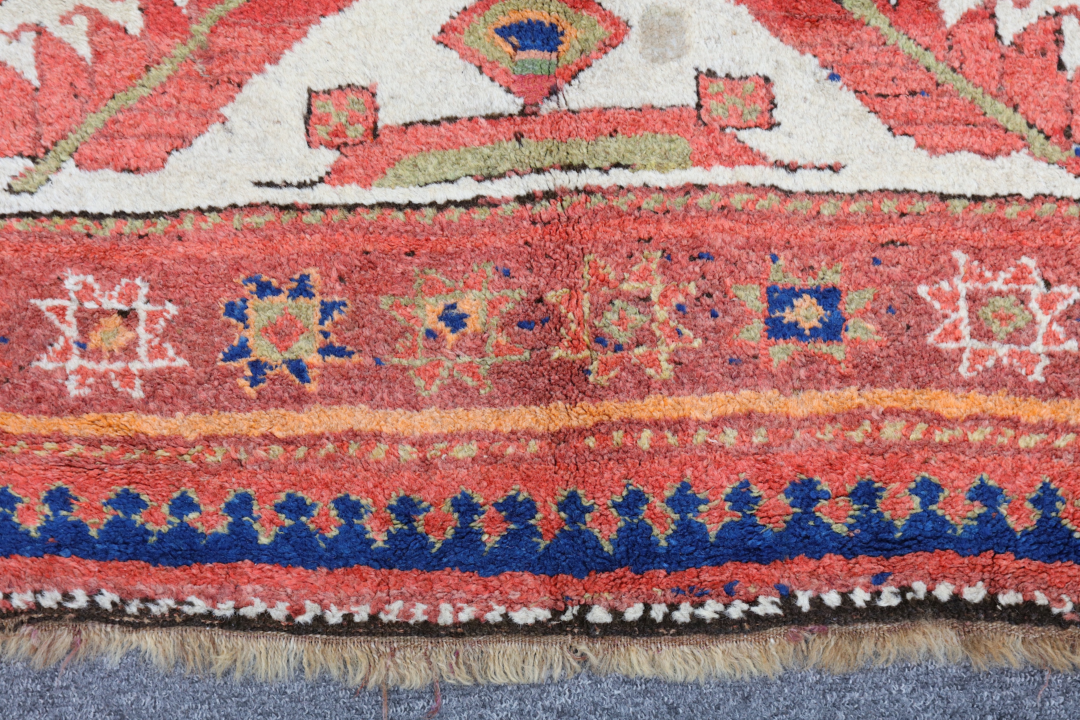 AN ANTIQUE KURDISH LONG RUG - Image 5 of 7