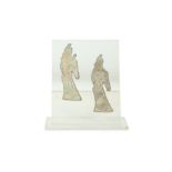 A PAIR OF CHINESE BRONZE FIGURATIVE PLAQUES.