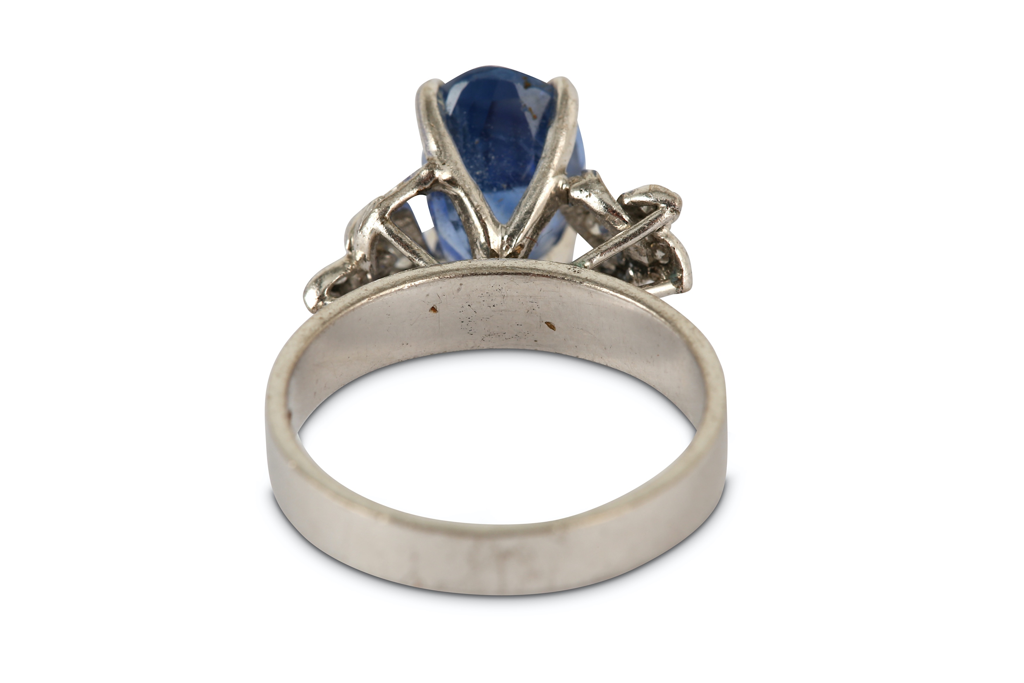 A sapphire and diamond dress ring - Image 2 of 3