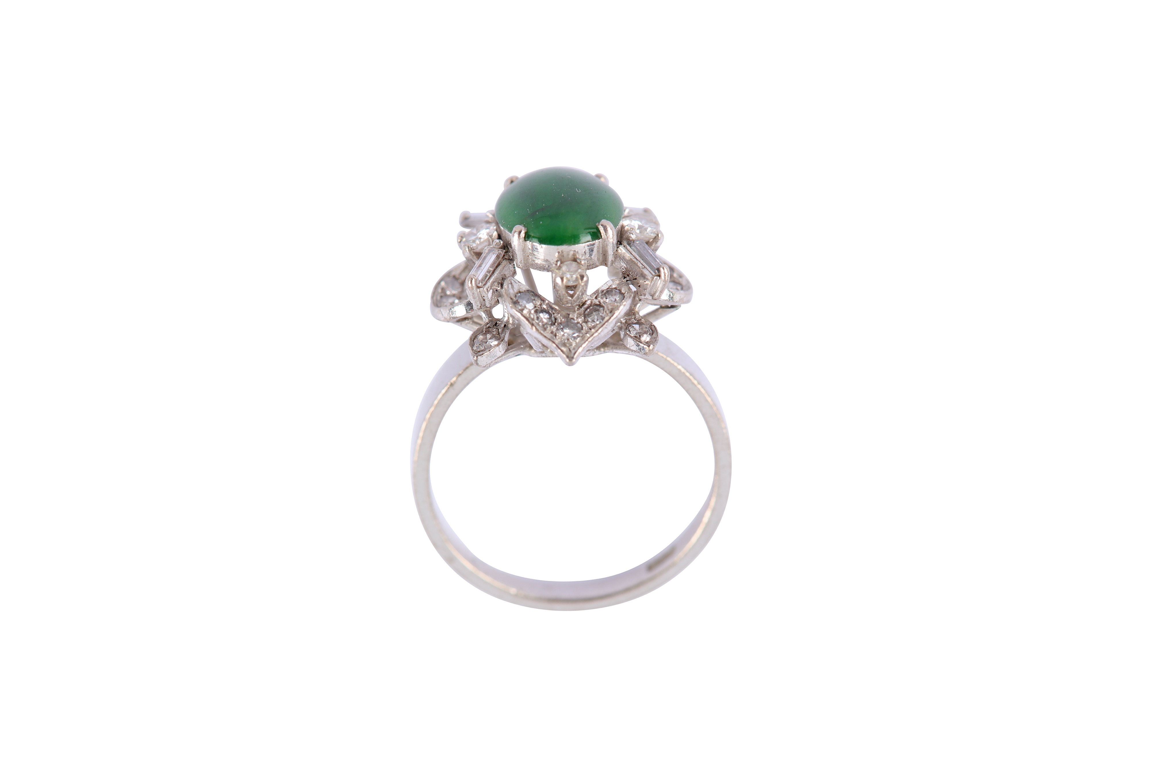 A jade and diamond ring - Image 3 of 5