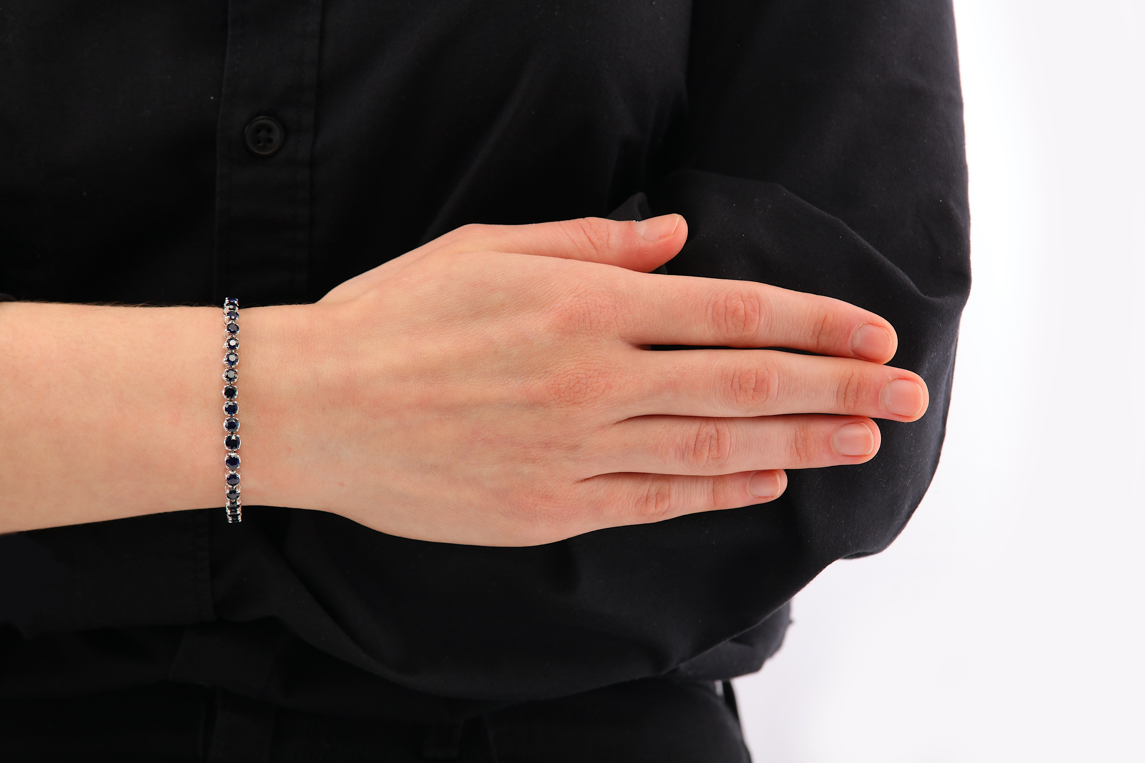 A sapphire line bracelet - Image 4 of 4