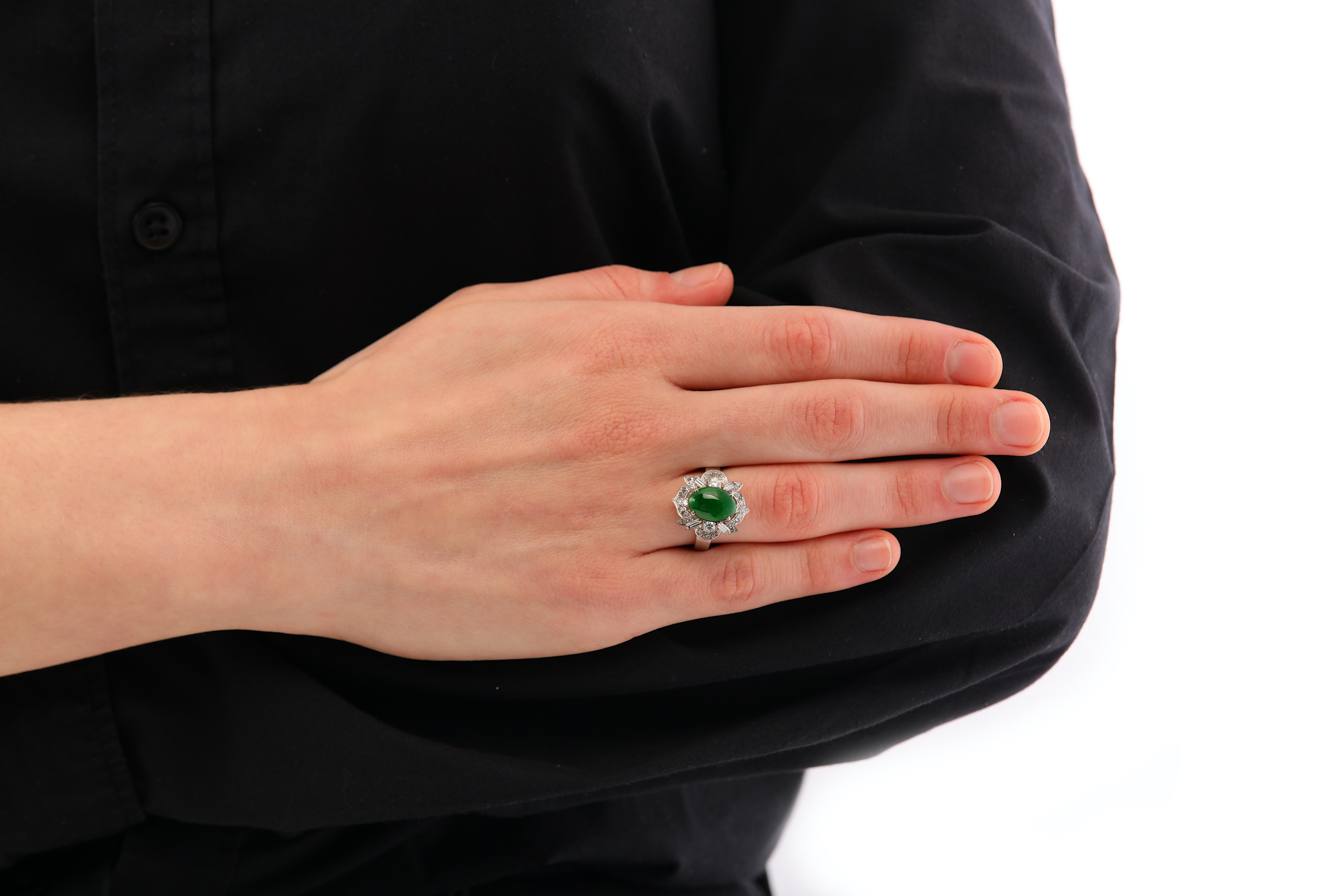 A jade and diamond ring - Image 5 of 5