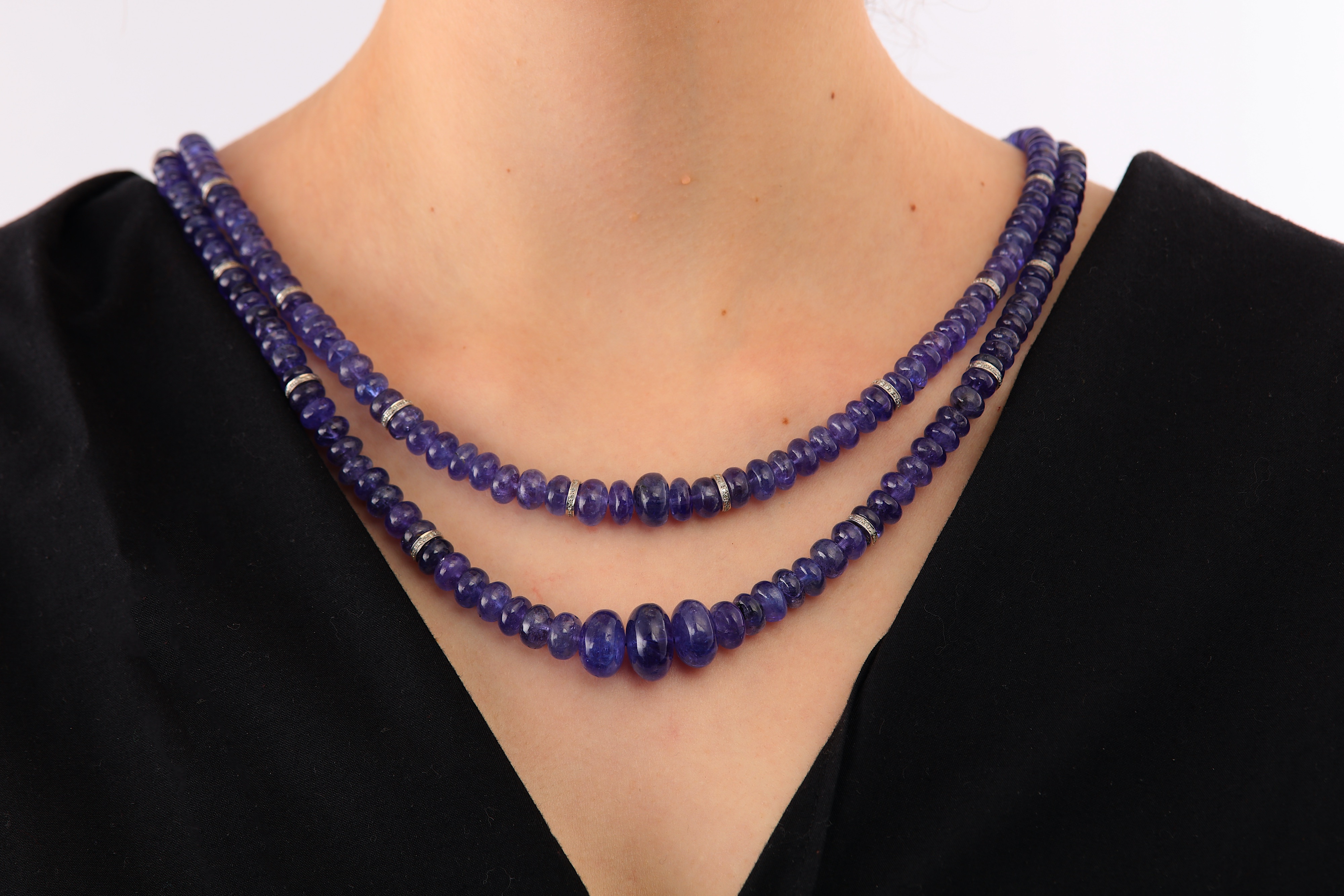 A tanzanite and diamond necklace - Image 3 of 3